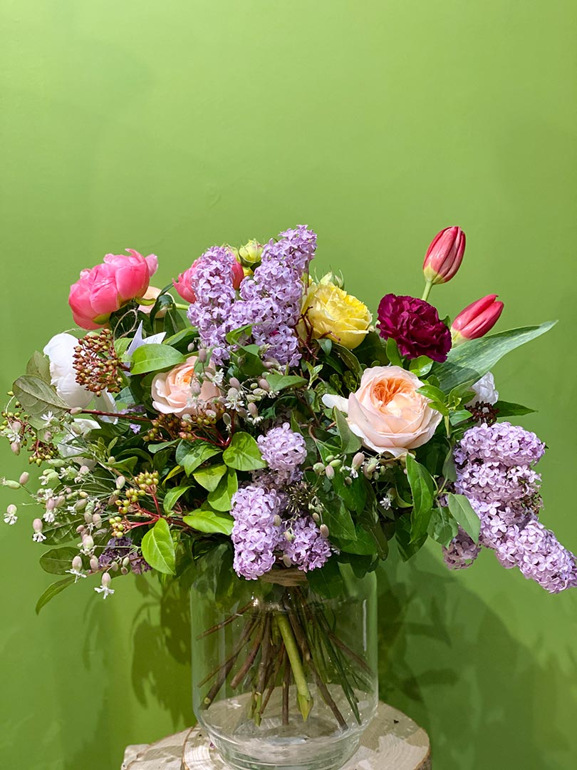 Bouquet misto con fiori di stagione e vaso in vetro – Shop – Girafiore  NaturArtistica