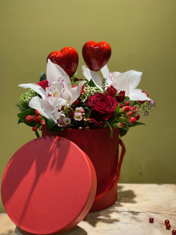 san valentino cuori rossi e fiori